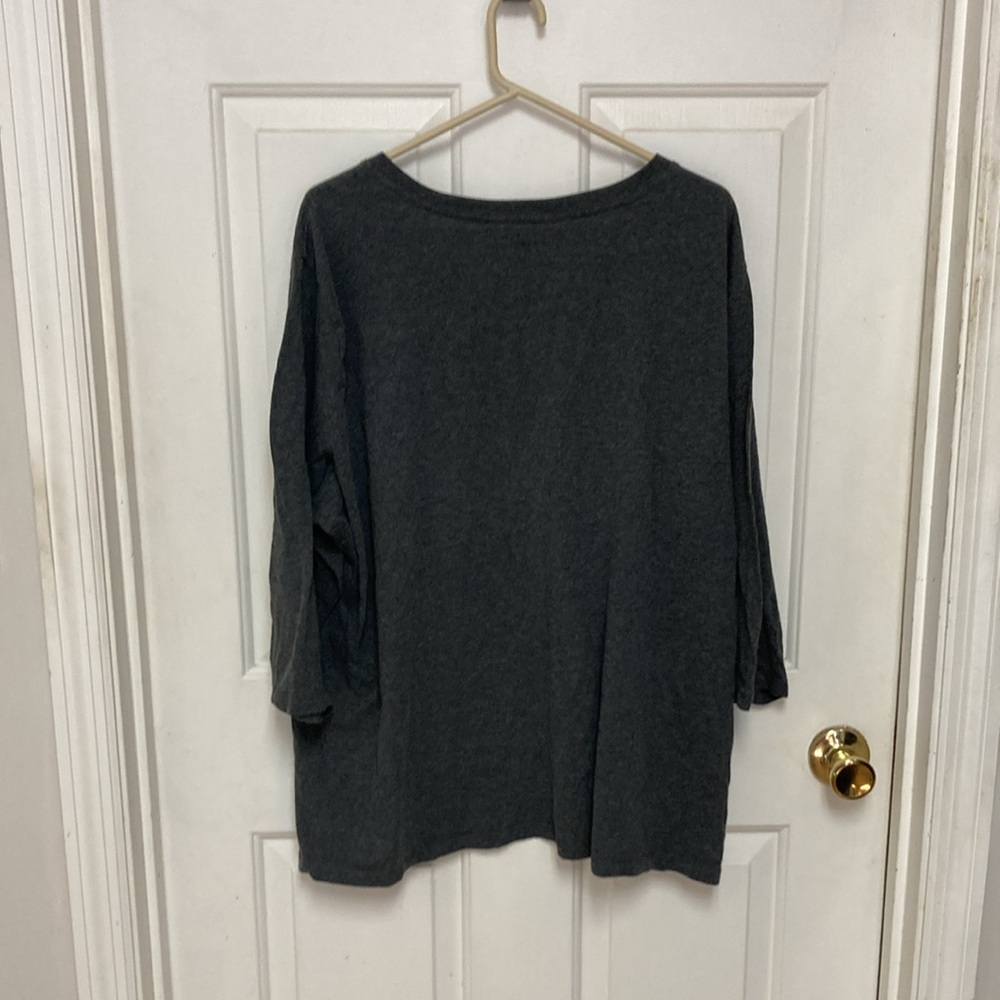 3/$20…bundle and save …
Reebok 3x 3/4 sleeve top - Picture 5 of 5